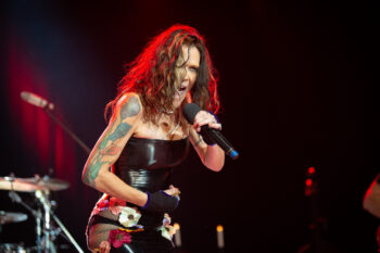 BETH HART