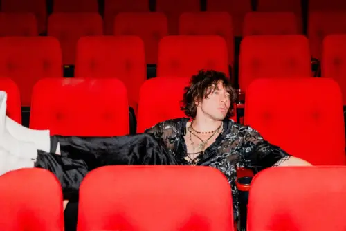 Photo von BARNS COURTNEY