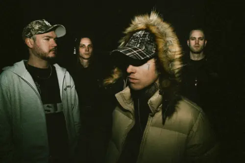 Photo von THROWN
